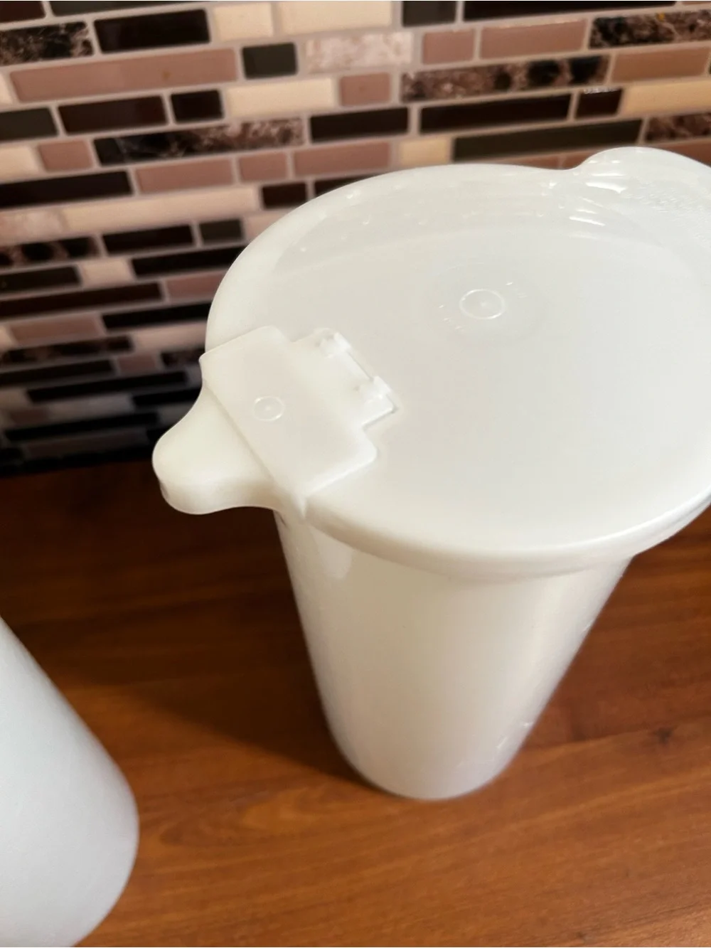 Vintage Tupperware White Plastic Pitcher Set - Durable Kitchen Drinkware